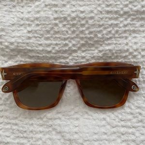 Unisex 55mm Givenchy tortoise shell sunnies